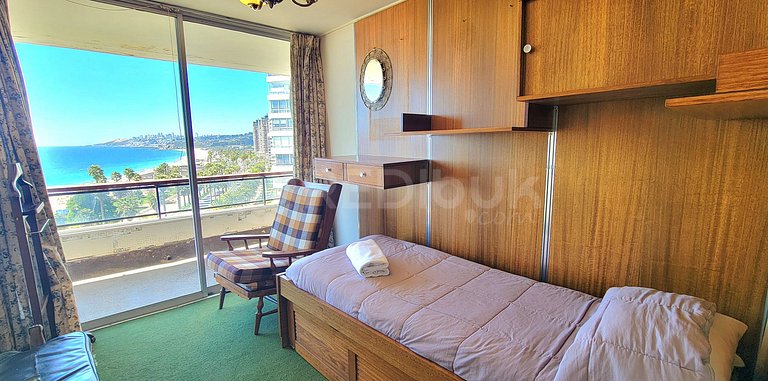 Apartment excellent location in front of the beach