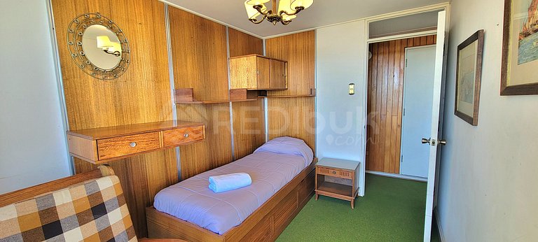 Apartment excellent location in front of the beach