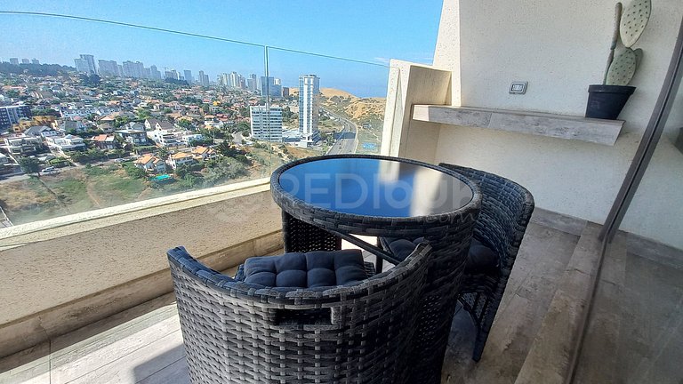Nuevo y Moderno Departamento con Vista Despejada en Concón