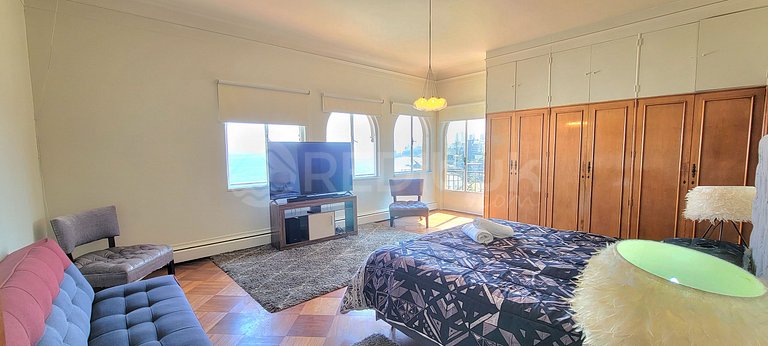 Incredible house for 15 people in front of the sea