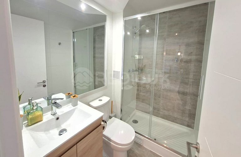 Nuevo departamento con 3 piscinas y acceso a playa