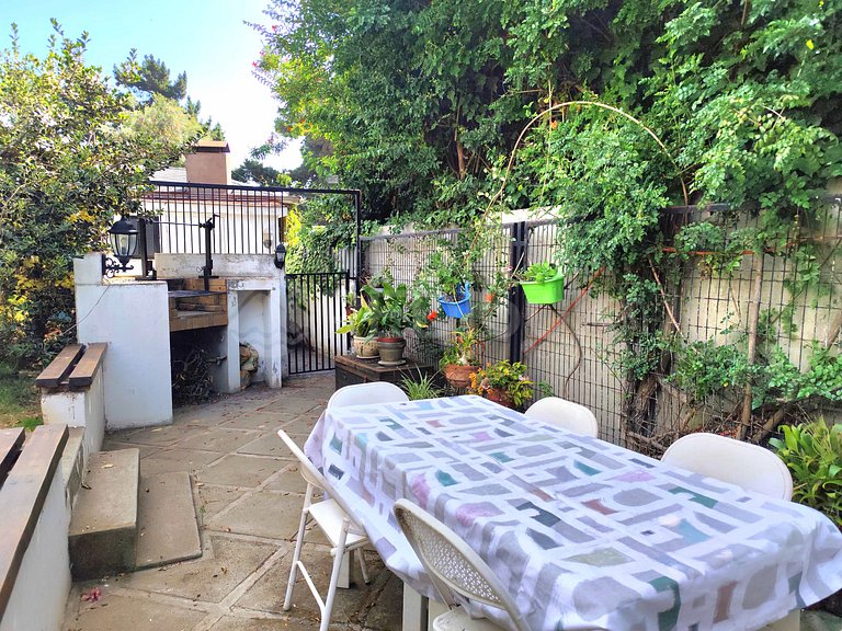 Rbk° House near the beach with a grill