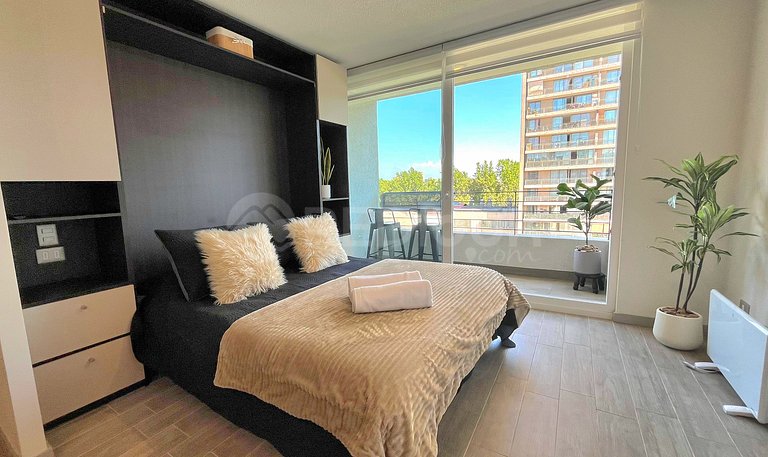 Incredible studio steps from the Movistar Arena