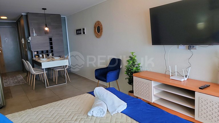 Studio apartment with a beautiful view.