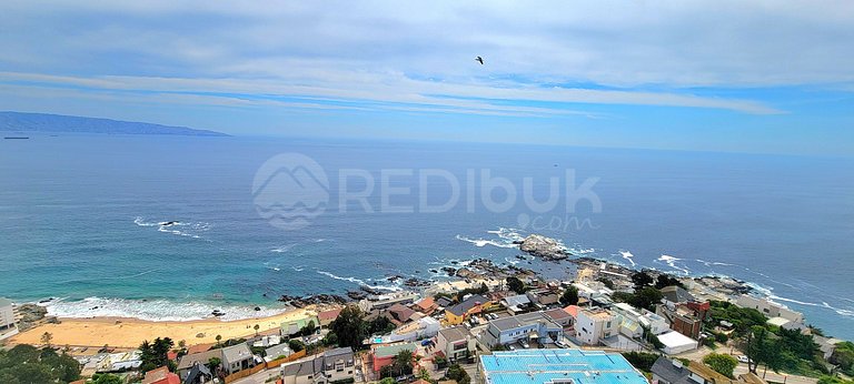 Studio apartment with a beautiful view.