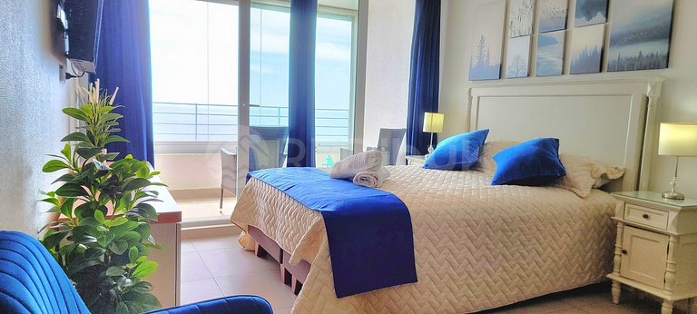 Studio apartment with a beautiful view.