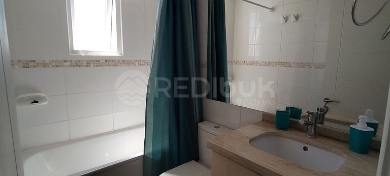 Rbk° Amplio depto con vista parcial a la bahia