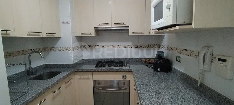 Rbk° Amplio depto con vista parcial a la bahia