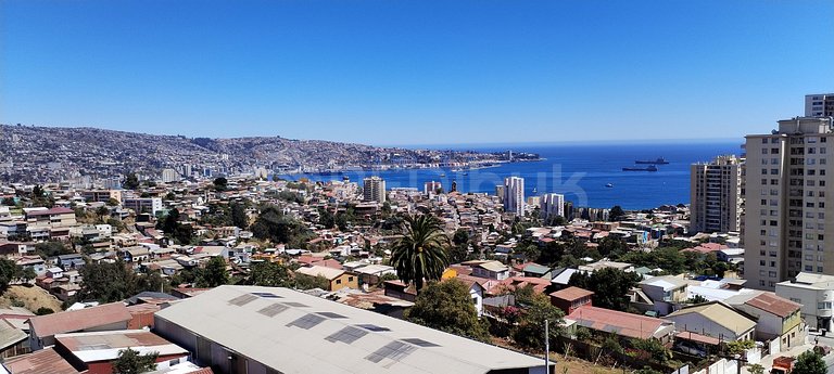 Rbk° Amplio depto con vista parcial a la bahia