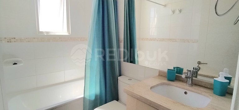 Rbk° Amplio depto con vista parcial a la bahia