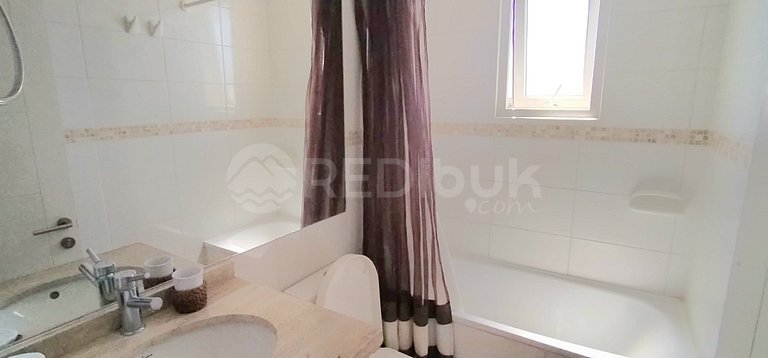 Rbk° Amplio depto con vista parcial a la bahia