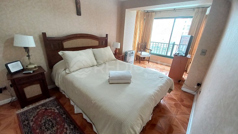 Rbk° Amplio depto en edificio Coraceros