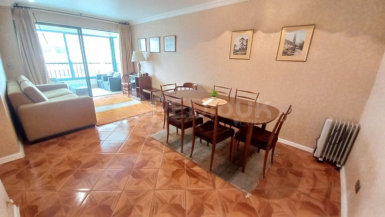 Rbk° Amplio depto en edificio Coraceros