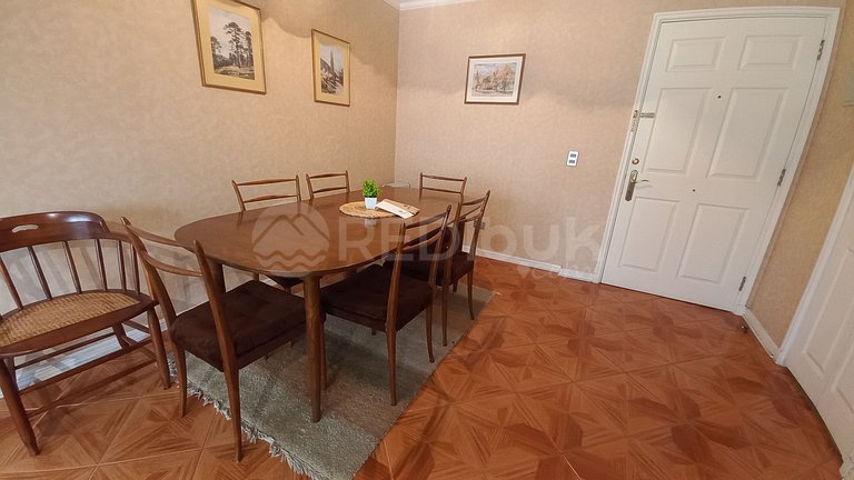 Rbk° Amplio depto en edificio Coraceros