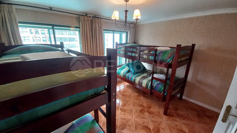 Rbk° Amplio depto en edificio Coraceros