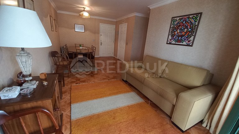 Rbk° Amplio depto en edificio Coraceros