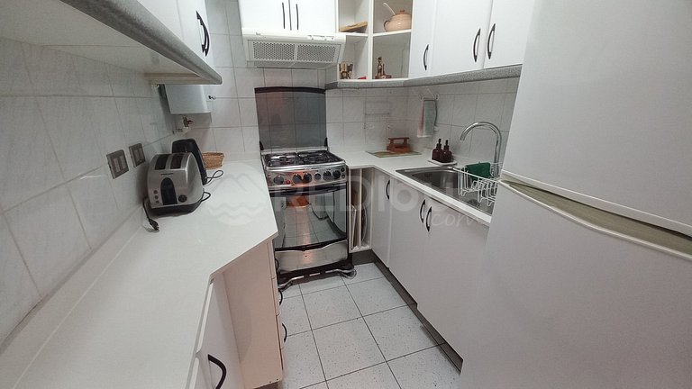 Rbk° Amplio depto en edificio Coraceros