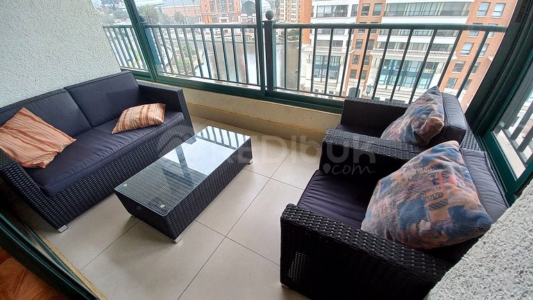 Rbk° Amplio depto en edificio Coraceros