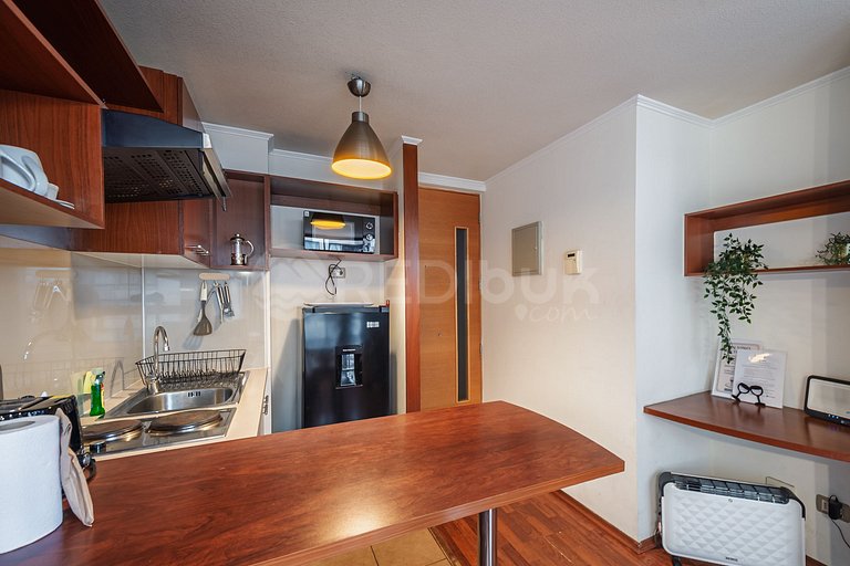 Apartment w/ great location just steps from metro