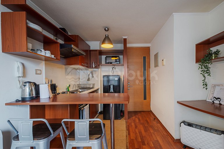 Apartment w/ great location just steps from metro
