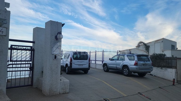 Rbk° Amplio dpto frente al Mar a pasos de la playa