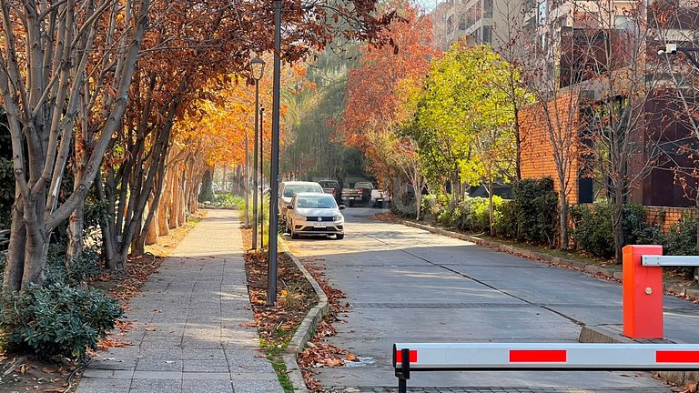 Rbk° Amplio depto 2D Vitacura 2 estacionamientos